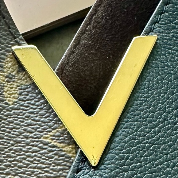 Authentic Retired Louis Vuitton Kimono PM - Picture 12 of 16